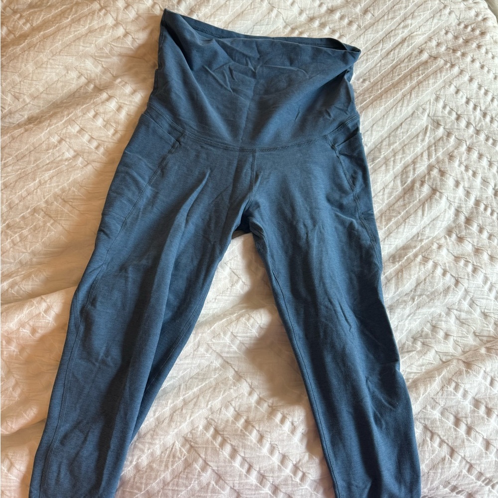 Maternity Leggings

Beyond the Bump, size L yoga pants. Maternity leggings.
